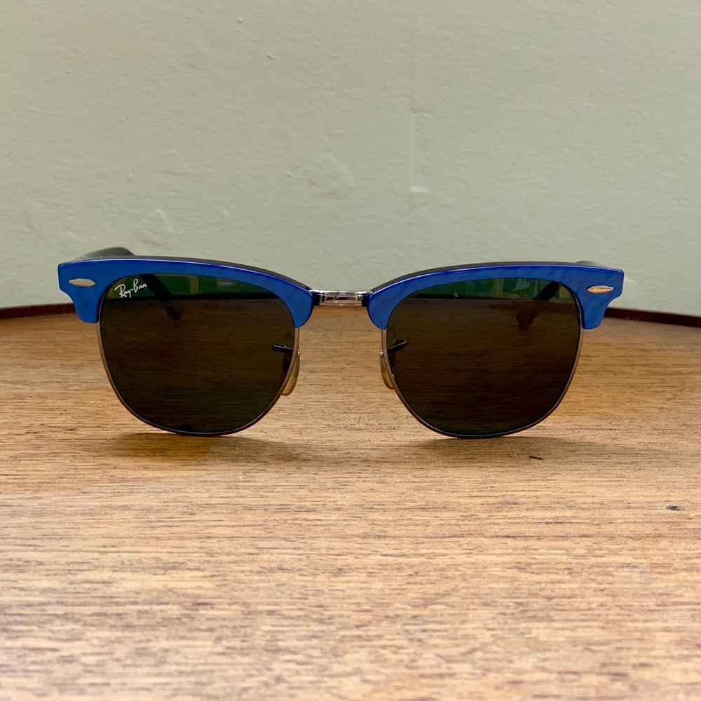 Ray an Clubmaster Sunglasses in Blue Waves